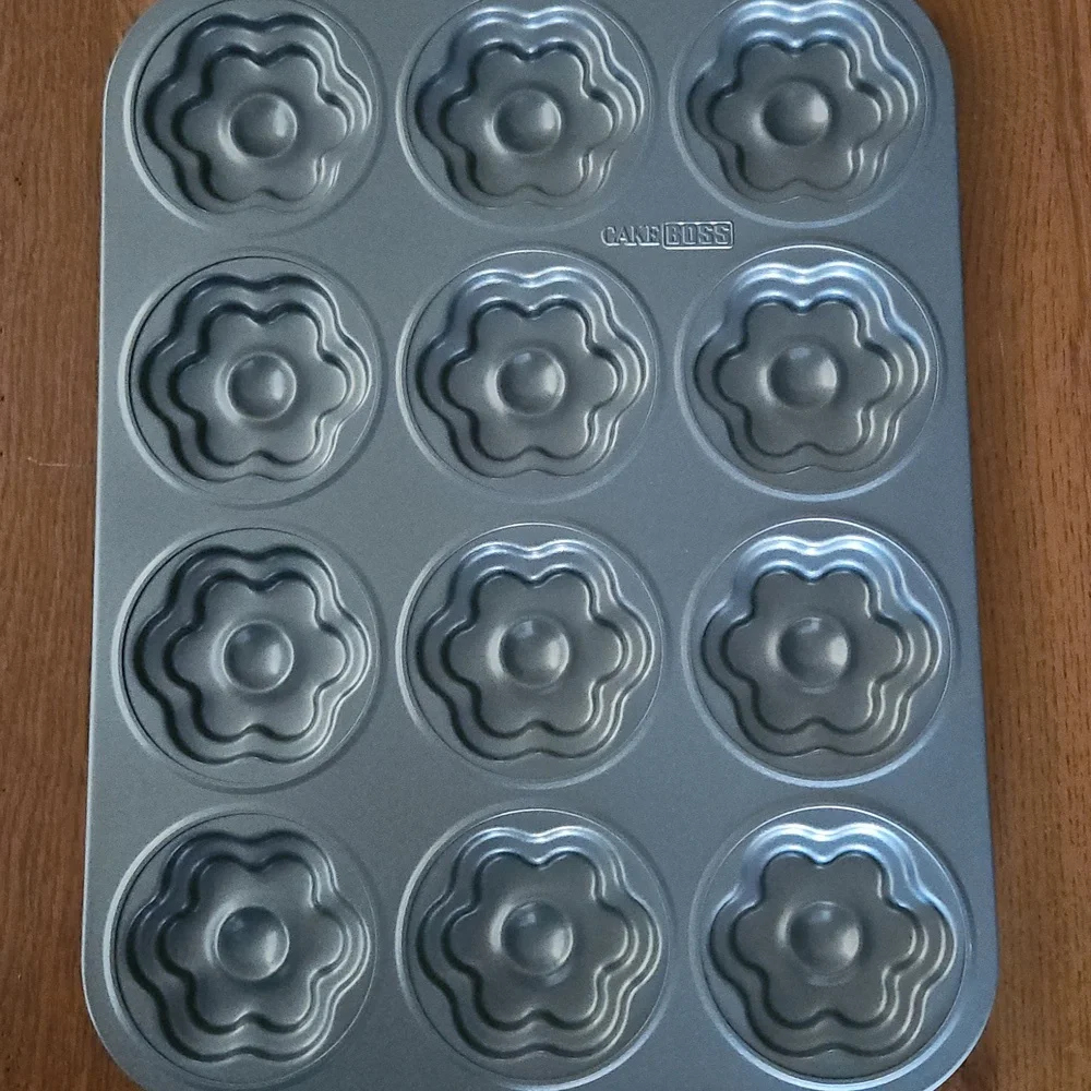 Cake Boss Devoted to Dessert Flower Mold Cookie Pan. Never used.